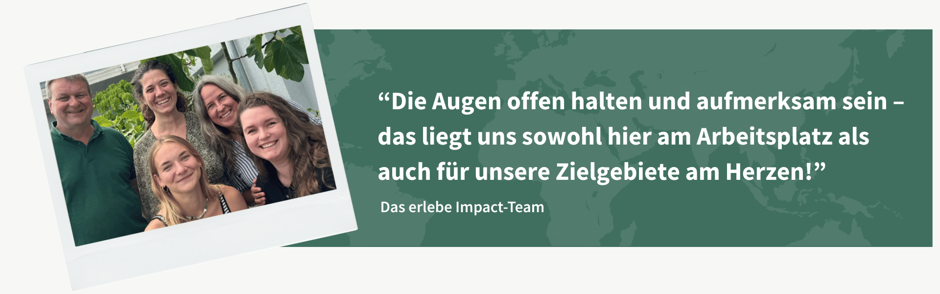 Die Kollegen aus dem Impact-Team lächeln in die Kamera