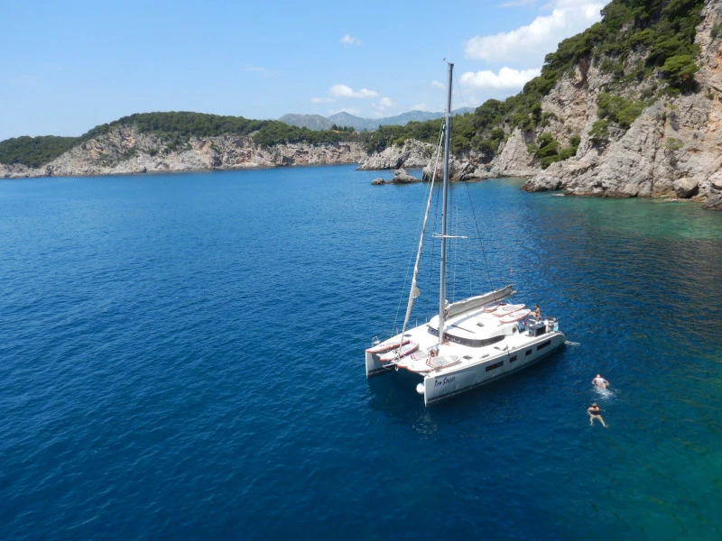 Katamaran auf den Kornaten, Kroatien