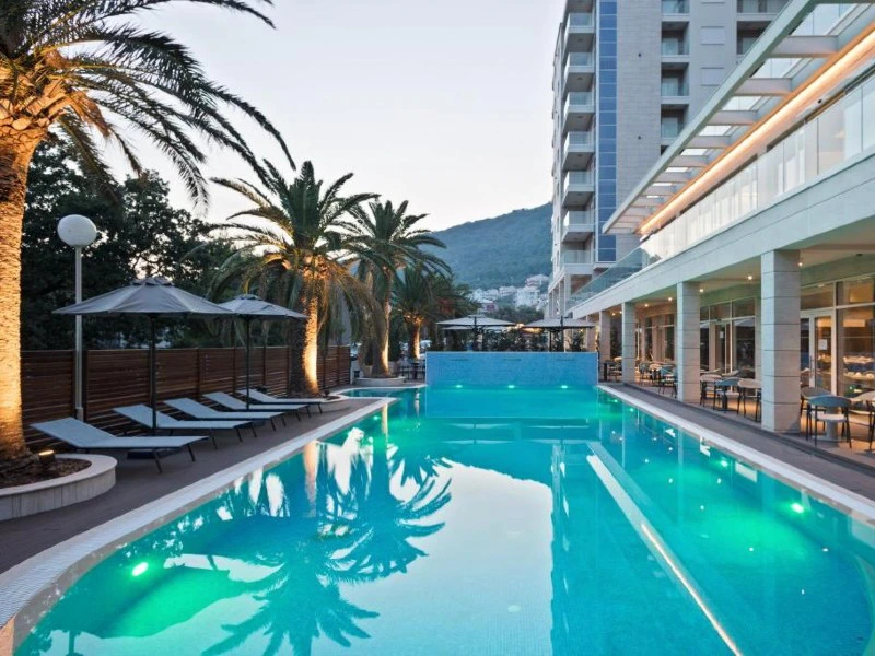 Komfortunterkunft an der Adriaküste - Pool