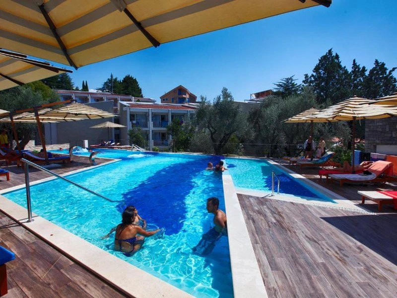 Petrovac Hotel Pool