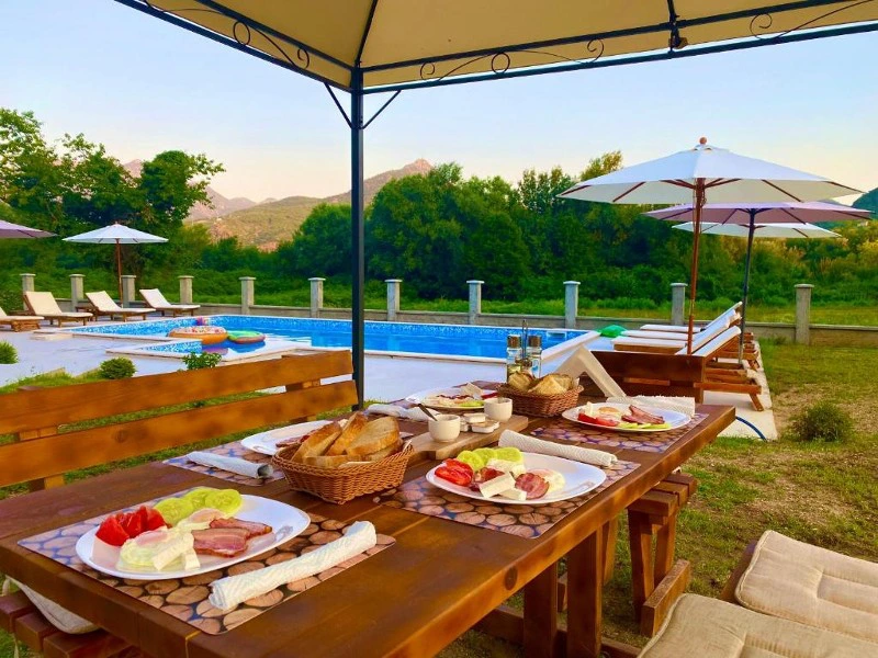 Virpazar Garten Hotel