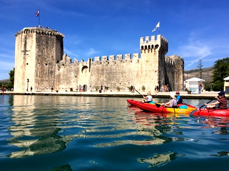 Mit dem Kayak fahren in Trogir