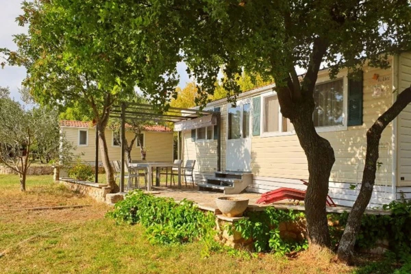 Kroatien Unterkunft kleine private Terrasse