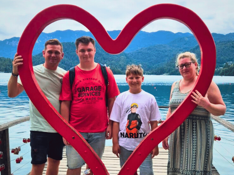 Familie am Bleder See in Slowenien