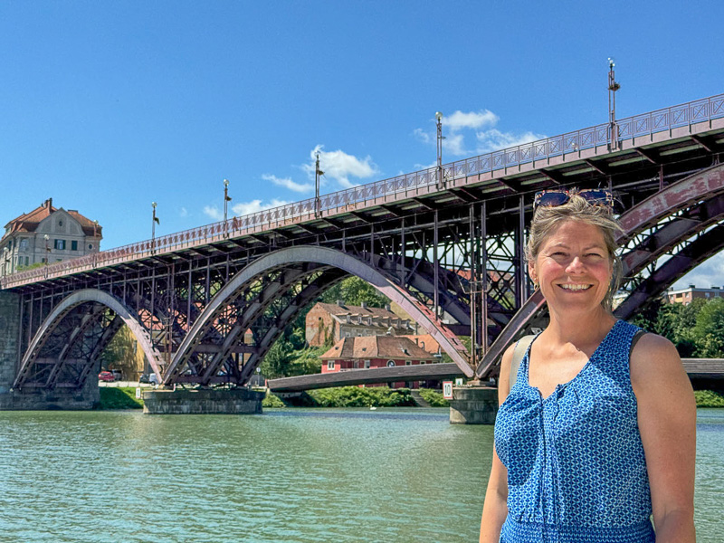 Ausblick auf eine Brücke über die Drau in Maribor