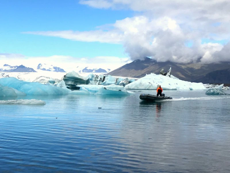 island-sueden-gletscher-eisschollen-boot-landschaft
