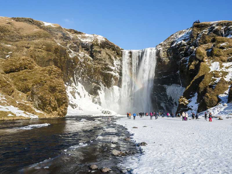 Südisland Island-skogafoss-wasserfall-winter-schnee