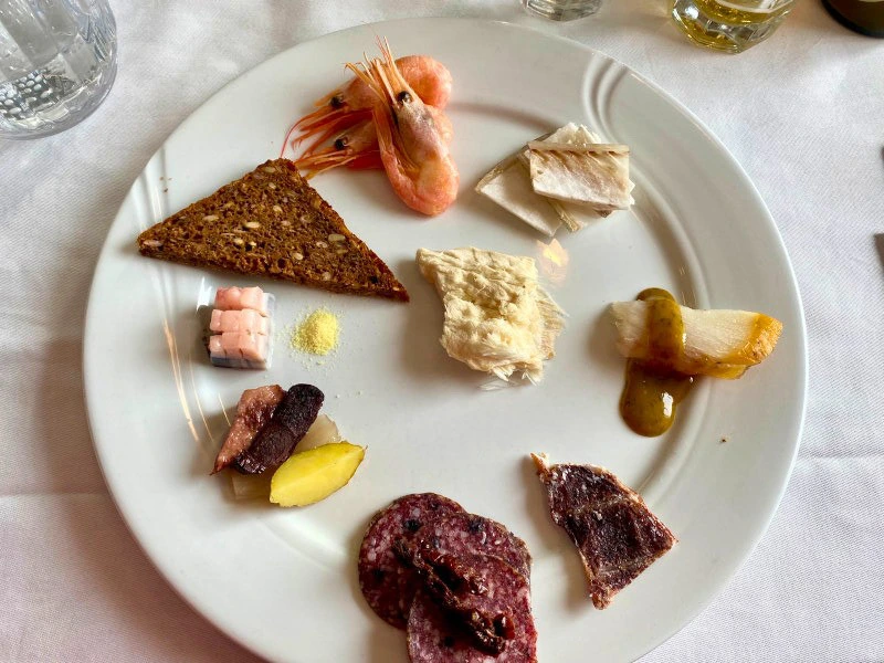 Lokale Spezialitäten probieren auf Grönland