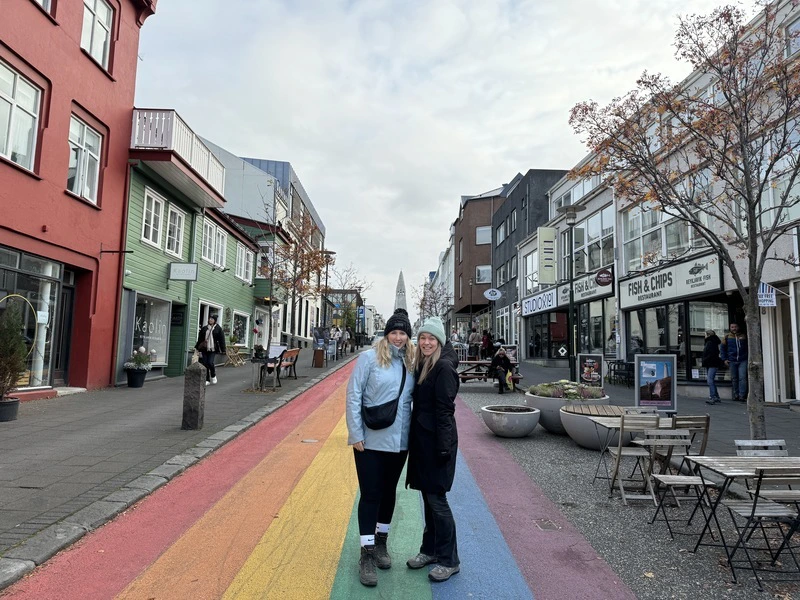 Shopping auf der Laugavegur Straße in Reykjavik