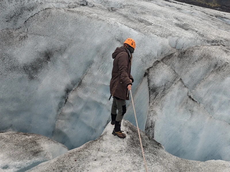 Blick in eine tiefe Geltscherspalte Vatnajoekull