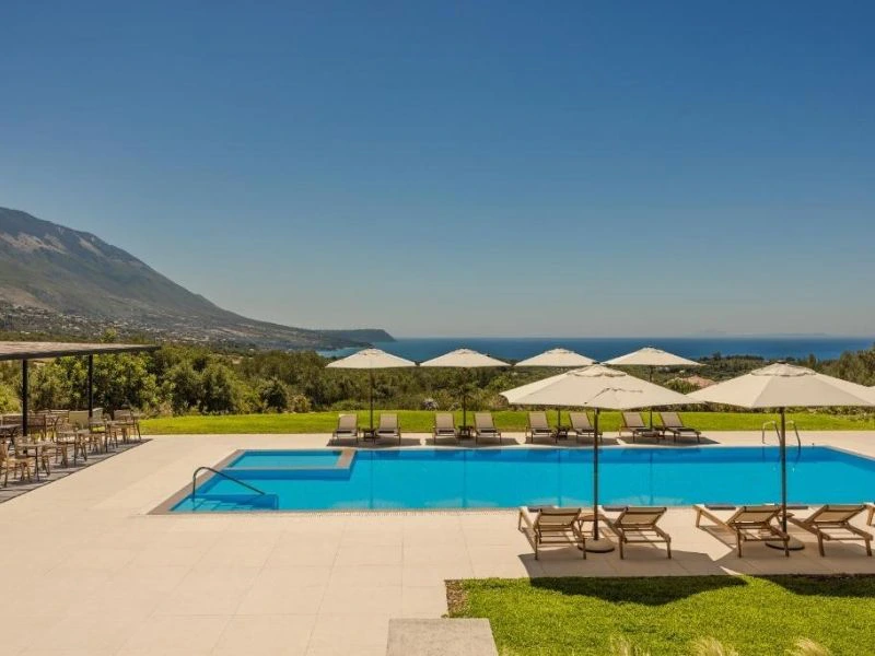 Pool der Komfortoption auf Kefalonia, Griechenland