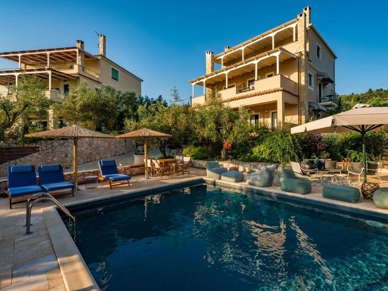 Pool der Unterkunft bei Nafplio, Griechenland