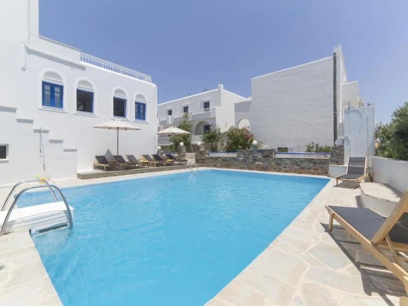 Pool auf Naxos, Griechenland