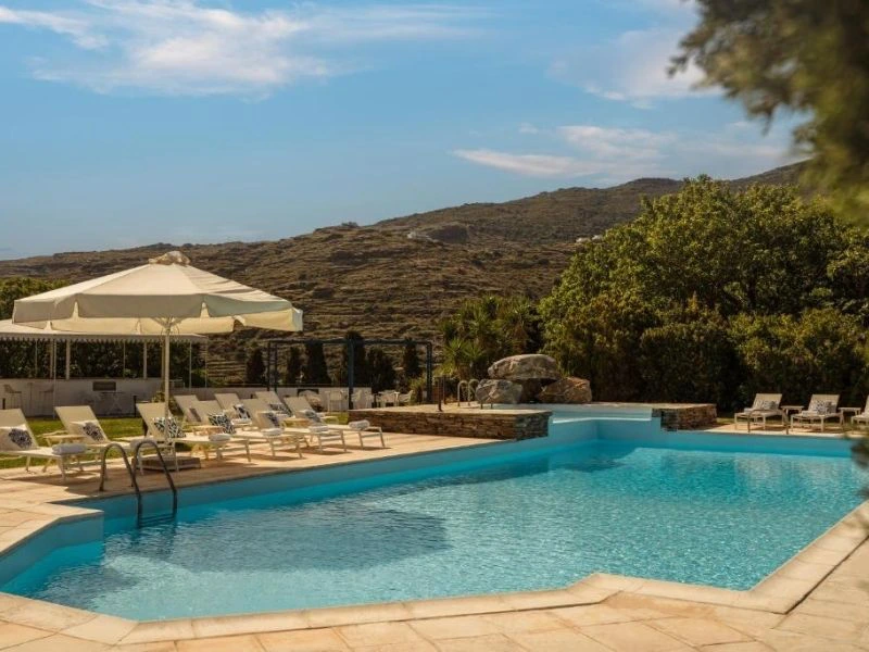 Pool der Komfortunterkunft auf Andros