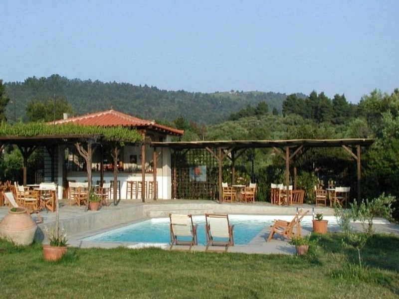 Pool der Unterkunft in Ouranoupoli, Griechenland