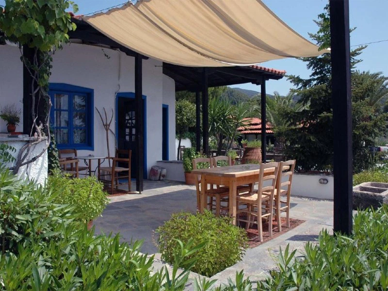 Terrasse des Hotels in Ouranoupoli, Griechenland
