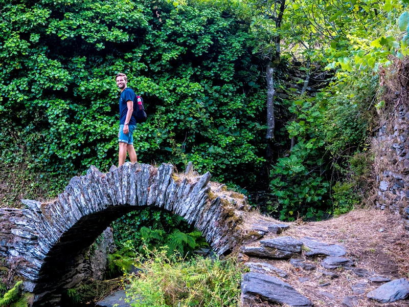 Steinbrücke in Nordportugal