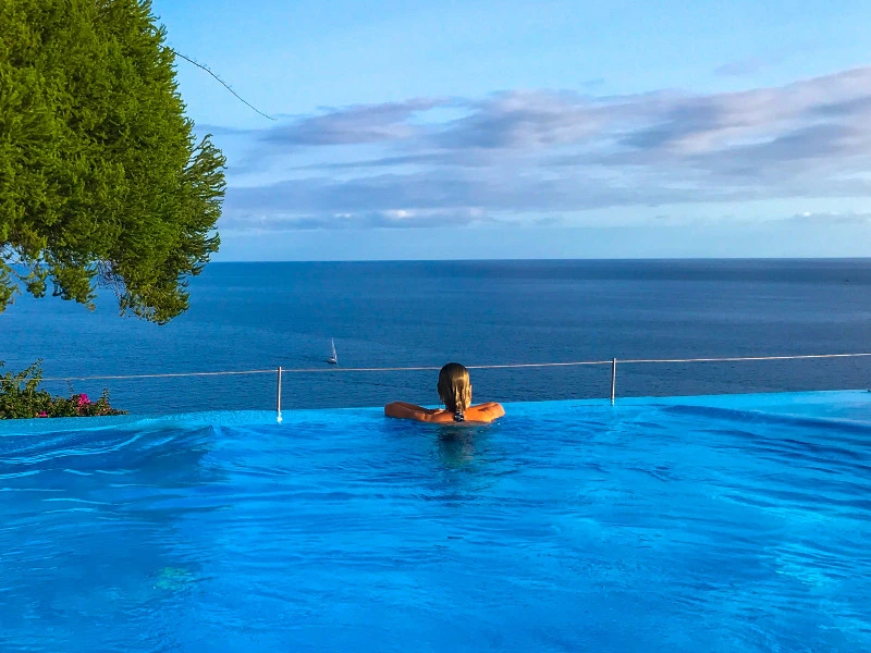 Pool im Komforthotel