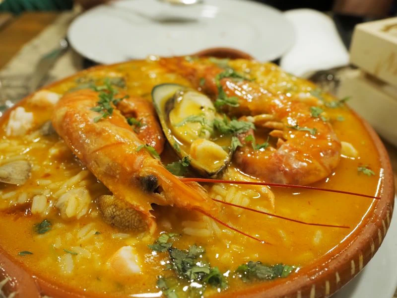 lokale Köstlichkeiten während der Foodtour probieren