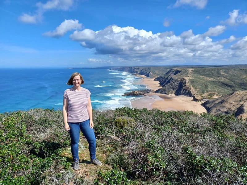 Reisespezialistin Daniela von erlebe an der Küste Portugals