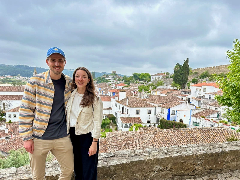 Reisende in Obidos