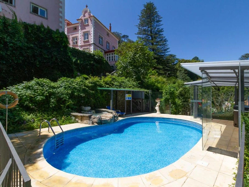 Pool in Sintra - Rundreise
