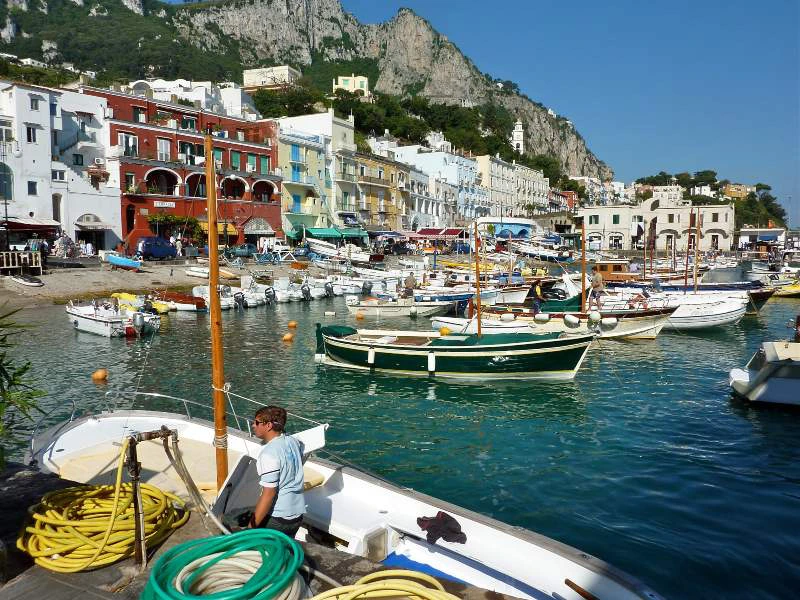Insel Carpri, Hafen