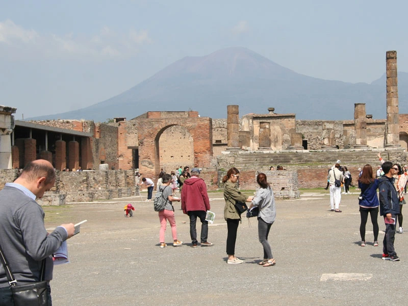 italien rundreise neapel vesuv