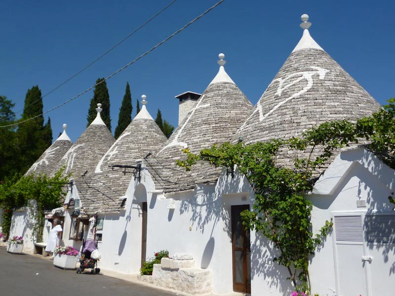 italien-sueden-apulien-alberobello-trullo