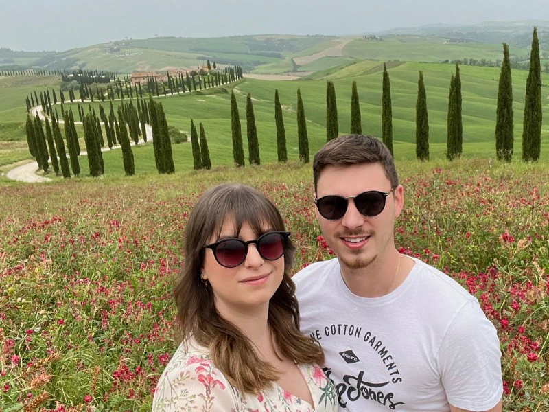 Reisende in der Crete Senesi in der Toskana, Italien