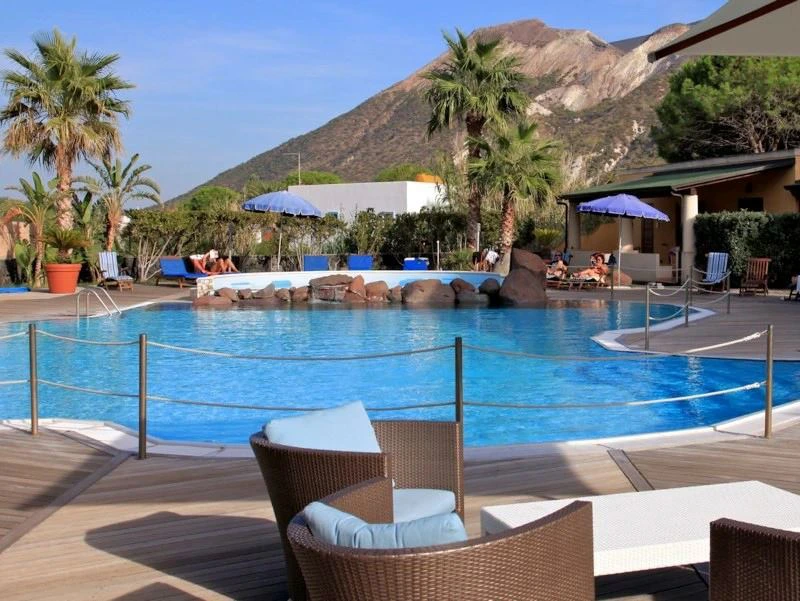 Pool auf Vulcano