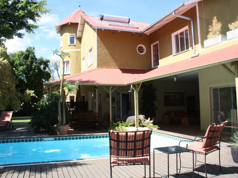 Poolbereich Windhoek Namibia