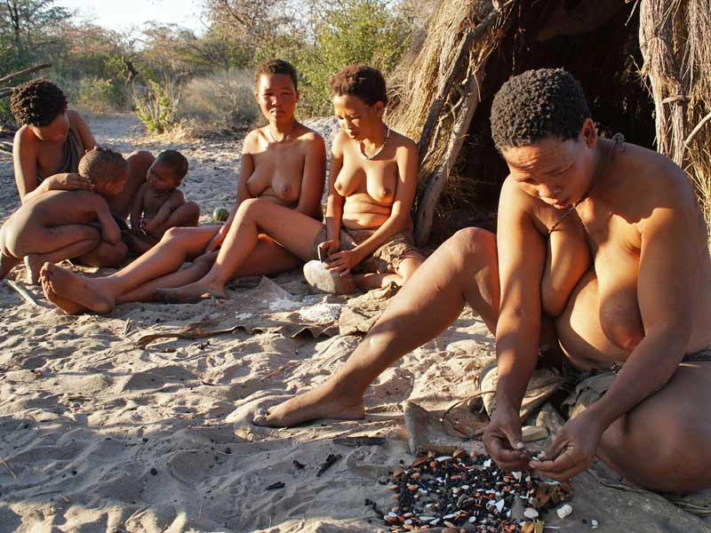 namibie-kalahari-bushmen-met-kinderen