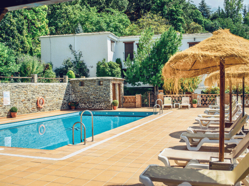 Pool des Cortijos bei Granada, Spanien