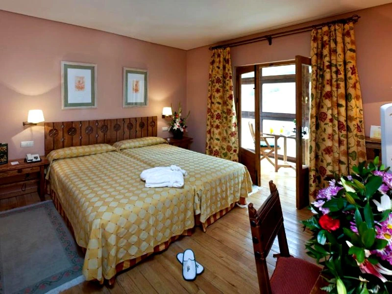 Hotelzimmer in Picos, Schlafzimmer in Spanien