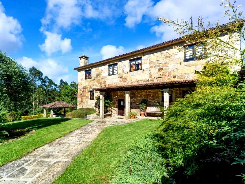 Fassade des Hotels in Pontevedra