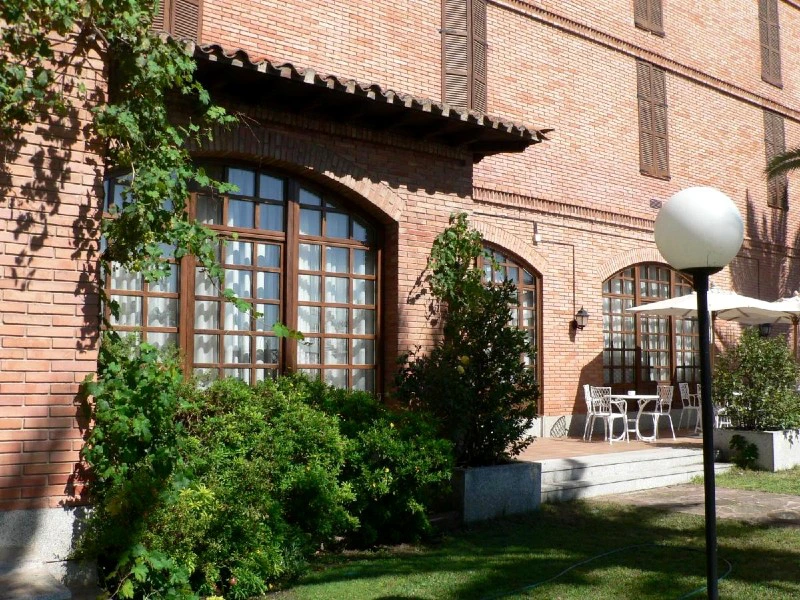 Fassade des Hotels in La Rioja, Spanien