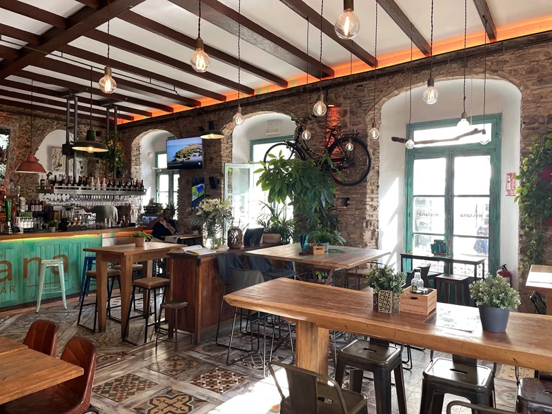 Cafe in Tarifa - Spanien mit Kindern