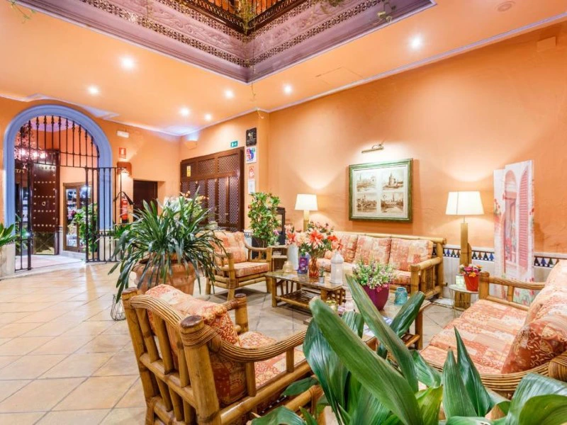 Einladende Lobby in Sevilla, Spanien