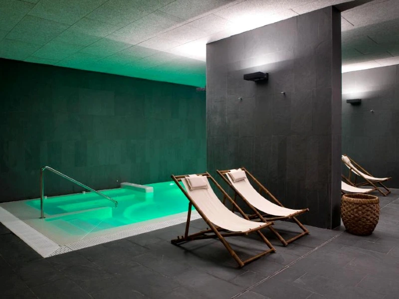 Indoor Schwimmbad in Rioja, Spanien