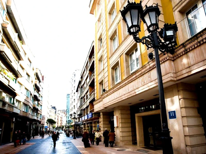 Ihr zentrales Hotel in Oviedo