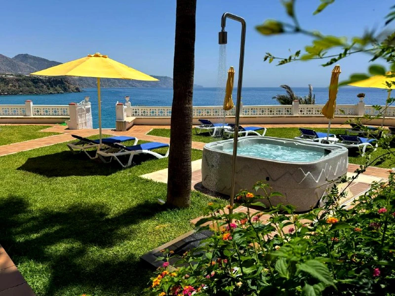 Garten der Unterkunft an der Costa del Sol, Spanien