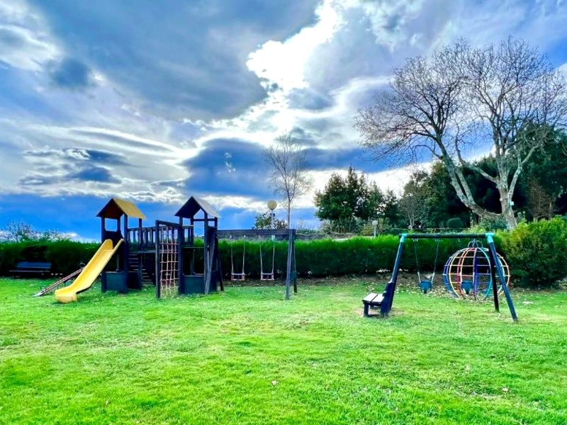 Wiese und Spielplatz in San Sebastián
