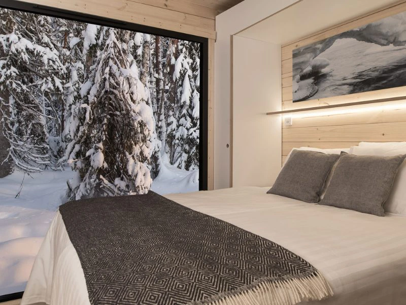Zimmer mit Blick in die Natur in Lappland