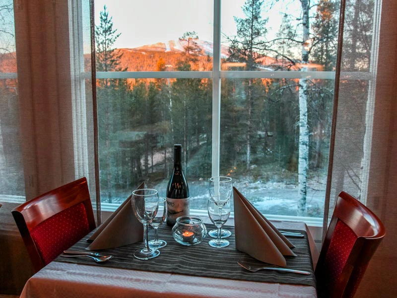 Essen mit Aussicht in Ylläs, Lappland