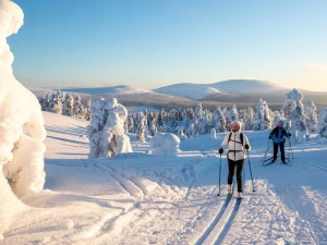 Schneeschuhwandern bei Äkäslompolo