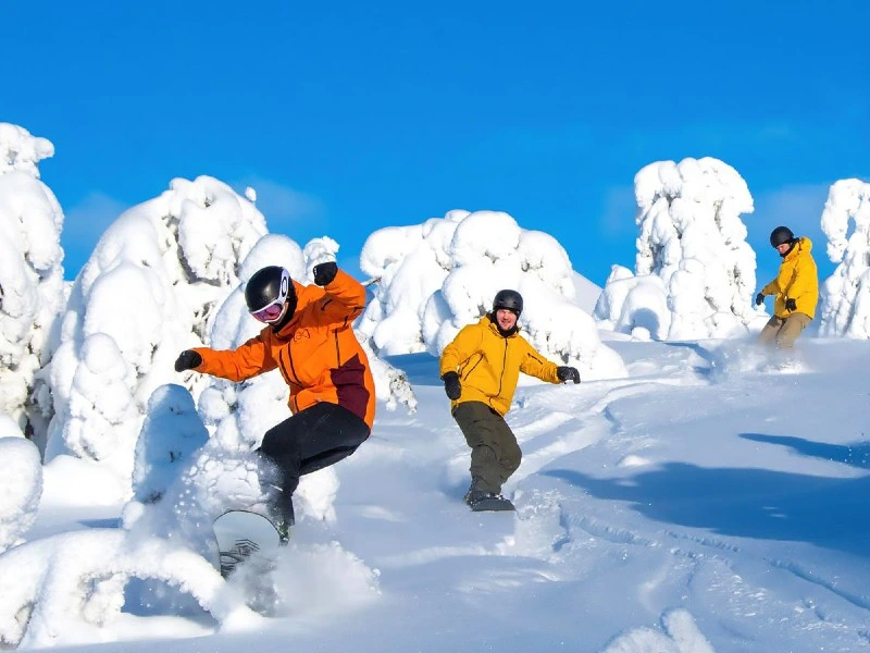 Snowboarder auf der Piste
