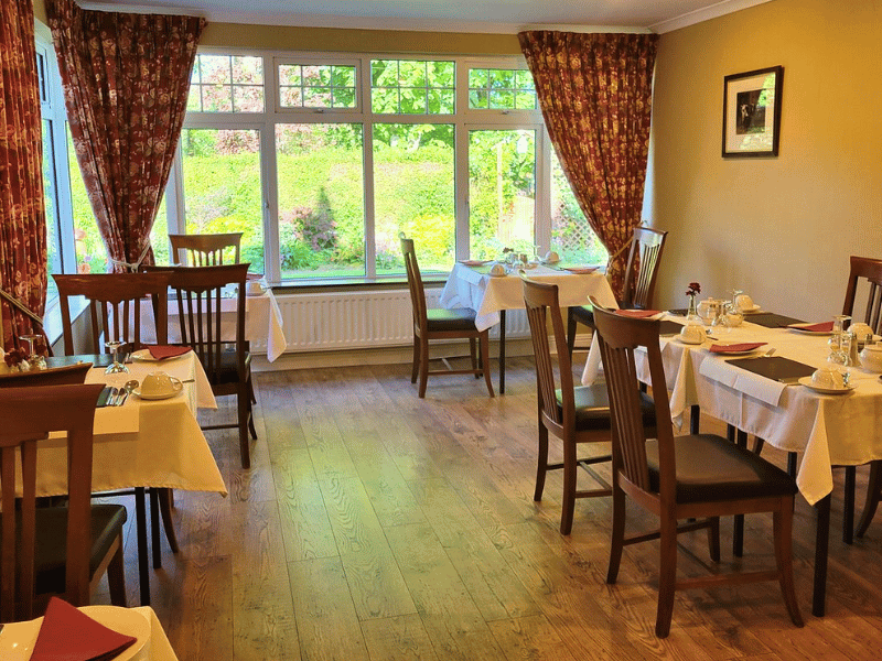 Frühstücksraum im B&B in Kilkenny, Irland