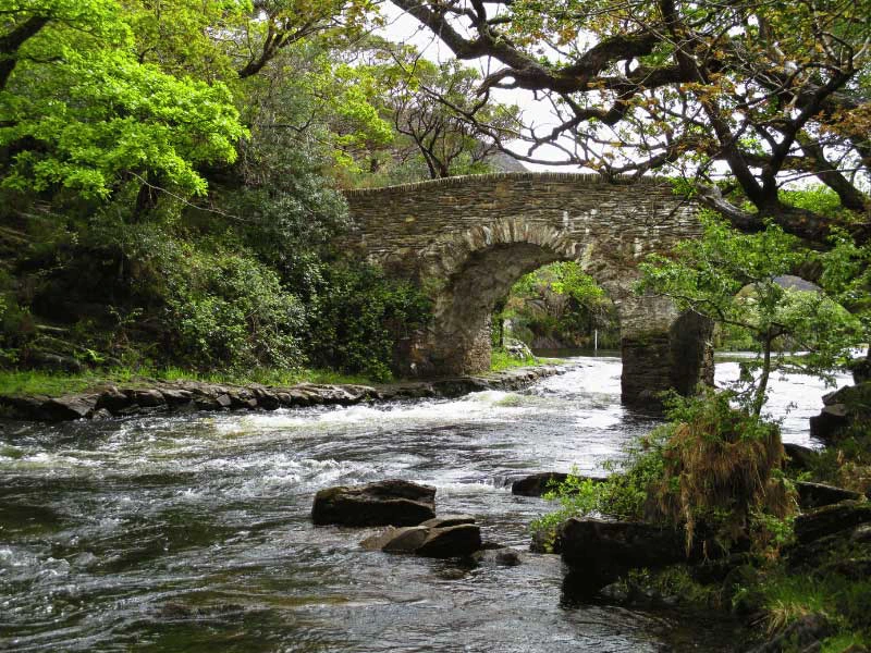 Alte Brücke am Ring of Kerry, Irland