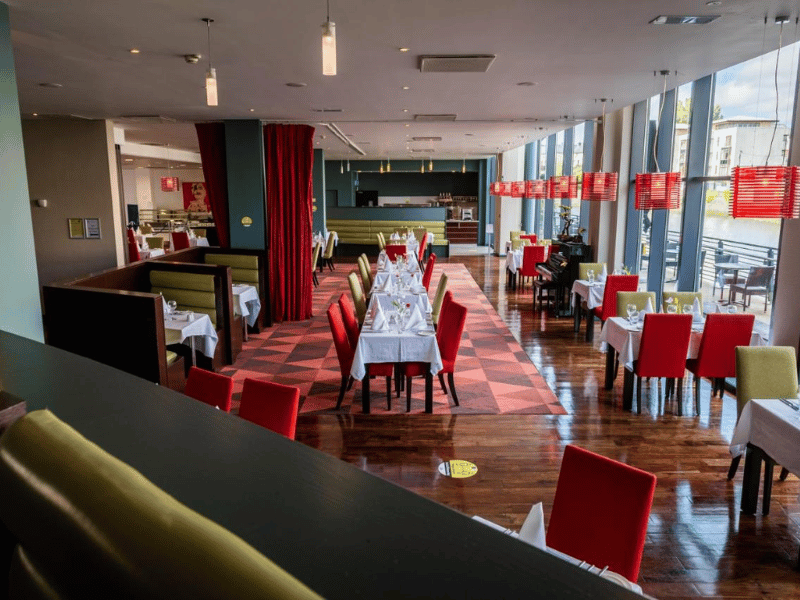 Restaurant im Stadthotel in Sligo, Irland